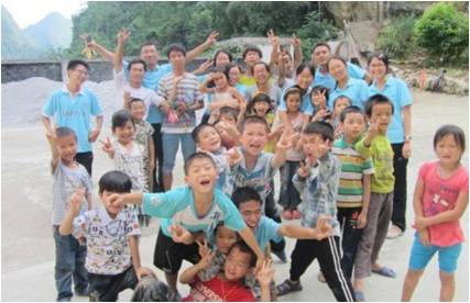 ��h������W(xu��)���������Є�(d��ng)���F(tu��n)�(du��)֧�̵��c(di��n)�ǏV���ό����Rɽ�h��կ�l(xi��ng)¡��С�W(xu��)��7��18�գ�����?y��u)麢�ӂ��e�k��Ȥζ�\(y��n)��(d��ng)��(hu��)������������K������^��������������(xi��ng)Ŀ����(ch��ng)��ʮ�֟������\(y��n)��(d��ng)��(hu��)��Ļ����֧���(du��)�c���ӂ��_�ĺ�Ӱ��