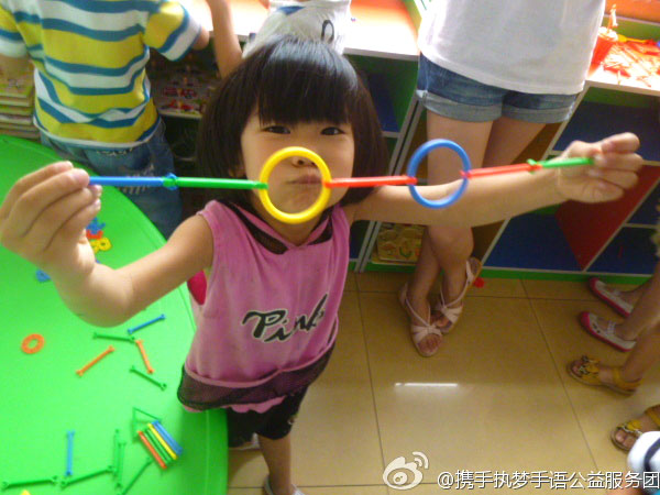 7��8����8��15����ɽ�|������W���y�ֈ�(zh��)�������Z������ՈF��ɽ�|�Ͳ��e�k�˞���37��Ĺ������������������؅^(q��)���L�@����ͯ�ļ�ͥ���˽Ⲣӛ��@����ͯ����ͽ�����r���_չ�o�ϵK���Z��Ӗ�ࡣ�D��ɽ�|ʡ�Ͳ��а��`�������ĵĺ��ӂ�չʾ�����Ą�(chu��ng)���ֹ���