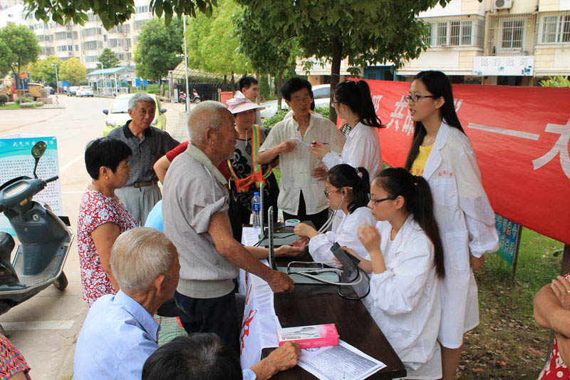 �F꠳ɆT���M����^(q��)����y��Ѫ�����ܵ����񂃵�ٝ�p������ϣ�����Զ��һЩ�@�ӵĻ����