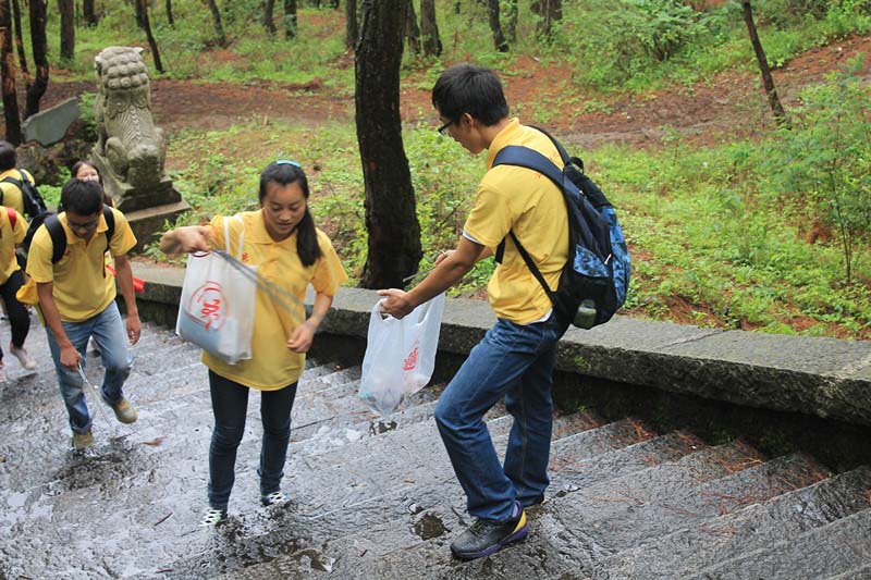 ��ǧ�{ɽ����ͽ����߻��(d��ng)�����(du��)�T����ʰ���^(q��)�����������Ƶĭh(hu��n)��������