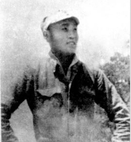 ���һ���1911��1941������Ұ�Q���M�����|��ʡ�|ꖿhʯ����������1930������Ї����a(ch��n)�h��1931�ꡰ��һ�ˡ���׃���l(f��)����(j��ng)У��ͬ��������W(xu��)���ؼ��l(xi��ng)������1932��5���ڼ��l(xi��ng)�M����ƽ�|�����x��܊�����������ô����£�ָ�]����(zh��n)�`��C(j��)��(d��ng)���˷Q��С��������1935�ꅢ�ӡ�һ��.�š��W(xu��)���ۇ��\(y��n)��(d��ng)�����u(y��)���\(y��n)��(d��ng)�еġ���������1939�����A��������(li��n)܊˾��T��������ΰ�·܊�x�켽܊�^(q��)��ʮ�F(tu��n)�F(tu��n)�L��1941��2��4�գ��r(sh��)�ΰ�·܊�x�켽܊�^(q��)��ʮ�F(tu��n)�F(tu��n)�L���һ�����ָ�]�����R�I��(zh��n)���в��Ҡ�������H30�q��