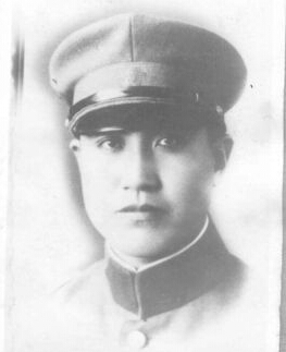 �������h�����|���d������1908������������ڵ�����ͥ���x�켽܊�^(q��)�Γ�܊˾��T��1924���M(j��n)��|���v���������I(y��)����У����У�̹���1931�����Rռɽ���(du��)����У�����������˽��򿹑�(zh��n)�Ȍ�������(zh��n)��1936���κӱ����h��܊��У����(d��o)�L��1938��8���ʲ����x�����(du��)���x�켽܊�^(q��)��ʽ������x�켽܊�^(q��)�Γ�܊������˾��T��1939������Ї����a(ch��n)�h��1940���ڰوF(tu��n)���(zh��n)�Љ��Ҡ������r(sh��)��32�q��