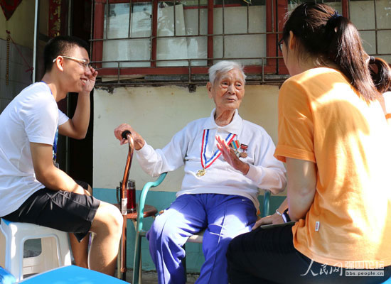 ־Ը���c����(zh��n)�ϱ����������У���