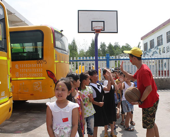 ���Ϲ��I(y��)��W(xu��)��(j��ng)���Q(m��o)�׌W(xu��)Ժ����ϵ�P�h�������ж�������������`꠵�����ʡƽ�ɽ���P�hѦ���(zh��n)���Ӝϴ���ӢС�W(xu��)�_չ֧�̻�����e�k��ӢС�W(xu��)��һ��Ȥζ�\�ӕ���׌�W(xu��)���w���W��ƥ�˾������D��־Ը�߽o�W(xu��)���ĄŃ����͡�