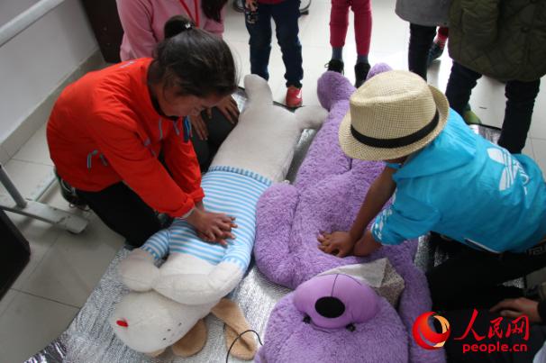 �V�|�t(y��)�ƴ�W(xu��)ů�L(f��ng)�Ї�(gu��)־Ը����(w��)�(du��)���Ĵ�ʡ�����ݿ����h�����l(xi��ng)���ʹ��_(k��i)չ����־Ը����(w��)���̺��ӂ��ƌW(xu��)�\(y��n)��(d��ng)���p���\(y��n)��(d��ng)�p������ᘌ�(du��)�\(y��n)��(d��ng)��Ҋ(ji��n)�܂���r���ڼ����Ծȼ������D�麢�ӂ����ò�ż����(x��)�ķΏ�(f��)�K�������ȼ��ȼ��ɡ����F(tu��n)�(du��)�ṩ��