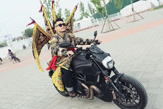 �݆T�T������܇(ch��)���ų���(ch��ng)��   ���� �z