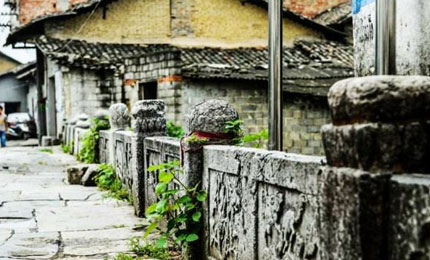 �e�ݹ��(zh��n)�����ƾõĚvʷ�����˹��e�ݳ������Ļ����N(y��n)�������S���Ěvʷ���ľ��^���C�����e�(y��ng)�vʷ���ľ��^�ľ��A����Ԕ��(x��)������CZYYW ���e�(y��ng)�h�e�ݹ��(zh��n) Ͷ�� 