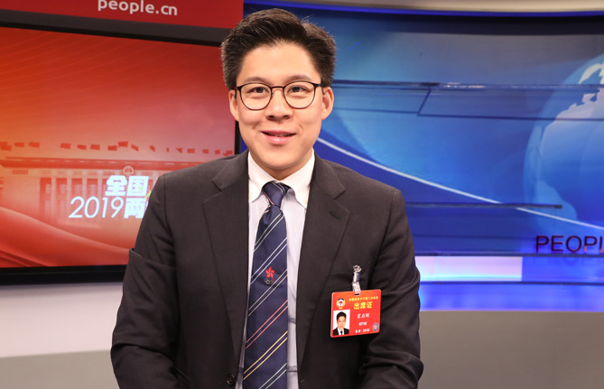 全國(guó)政協(xié)委員、香港各界青少年活動(dòng)委員會(huì)執(zhí)行主席霍啟剛：推動(dòng)年輕人積極參與國(guó)家發(fā)展進(jìn)程