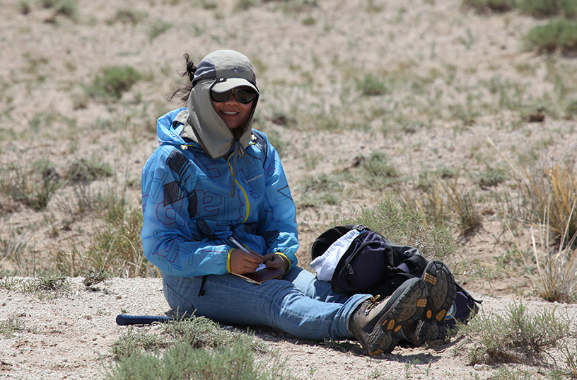 毛方園在野外科考現(xiàn)場。受訪者供圖