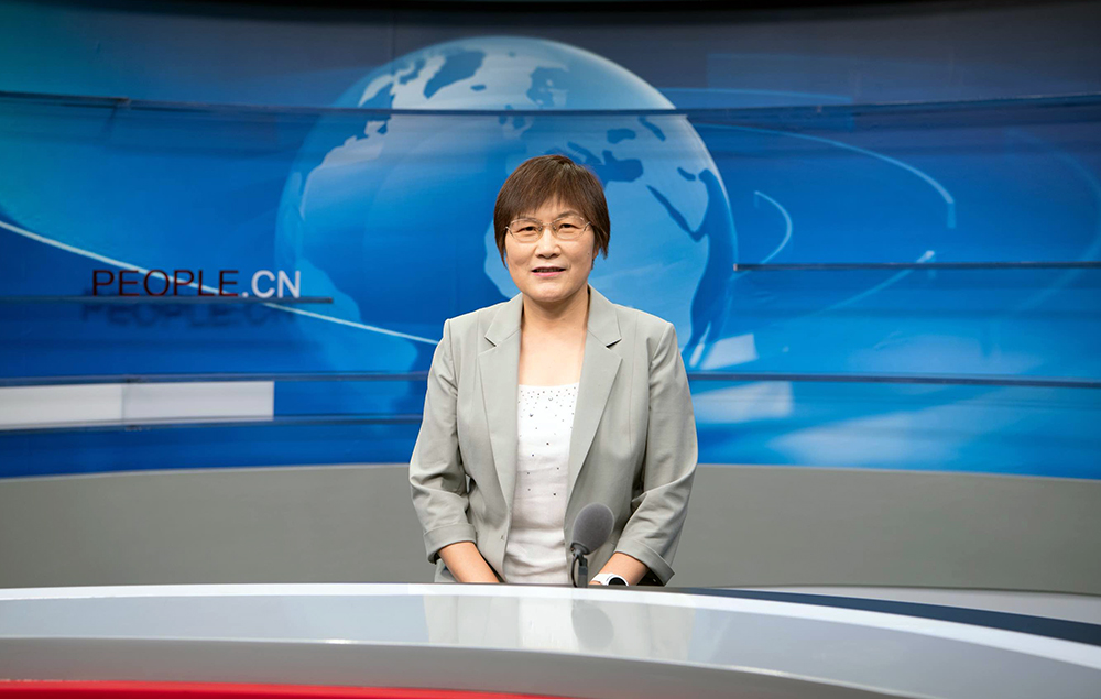 中國兒童中心黨委書記叢中笑接受人民網(wǎng)采訪。人民網(wǎng) 楊華龍攝