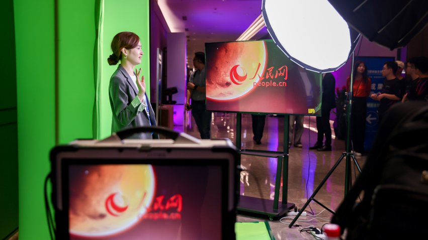隨幻虛擬直播工作站體驗(yàn)區(qū)。主辦方供圖