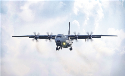 海軍航空兵某部開展飛行訓(xùn)練